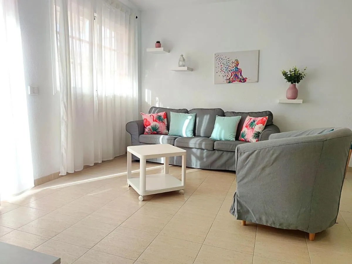 The Heights - Los Cristianos - Heated Pool - Wifi Free Apartment