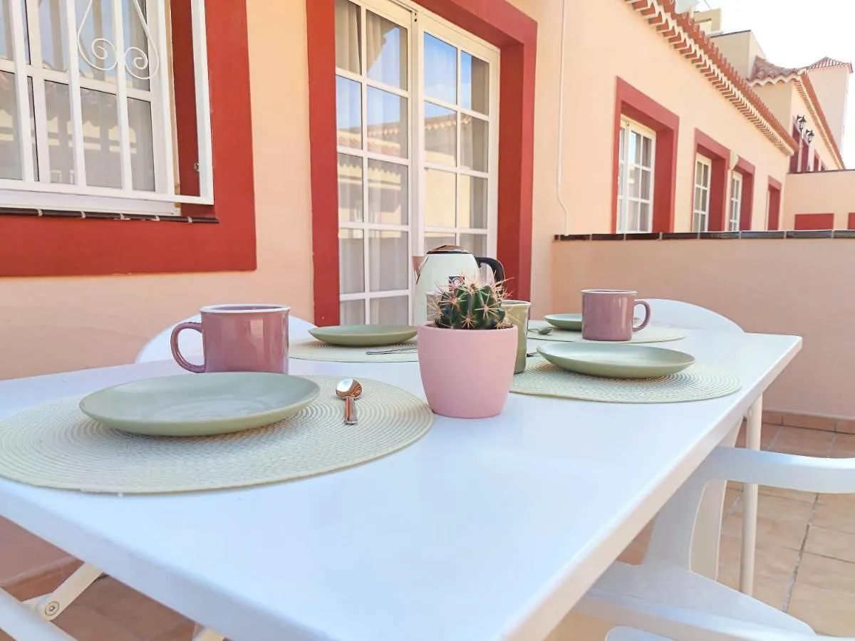 The Heights - Los Cristianos - Heated Pool - Wifi Free Apartament Los Cristianos (Tenerife)