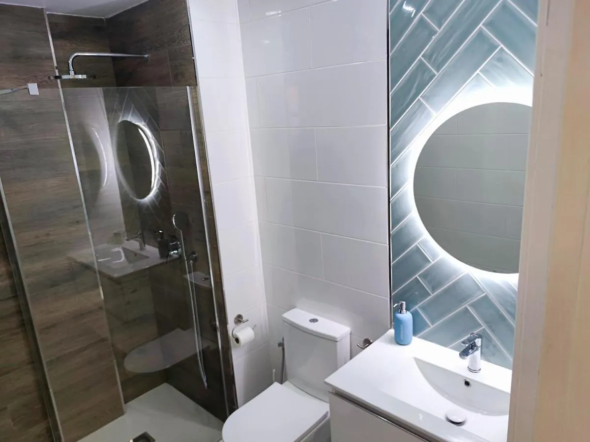 The Heights - Los Cristianos - Heated Pool - Wifi Free Apartment